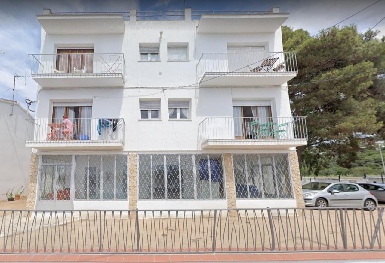 Apartamentos Juan Jose Лорет де Мар Екстериор снимка