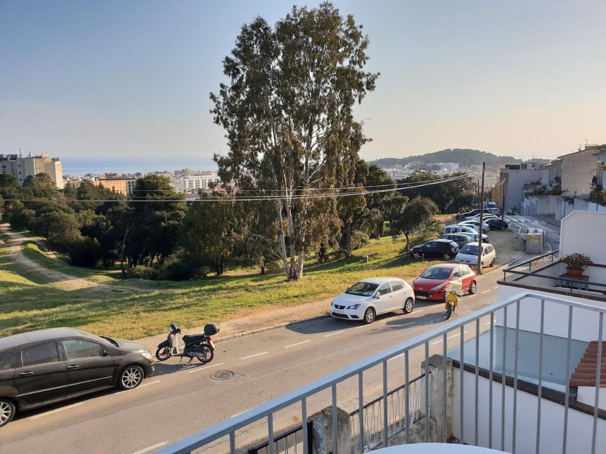 Apartamentos Juan Jose Лорет де Мар Екстериор снимка