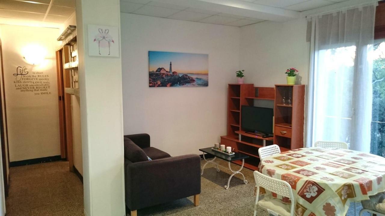 Apartamentos Juan Jose Лорет де Мар Екстериор снимка
